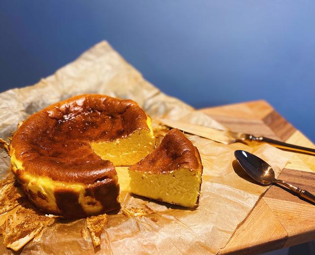 巴斯克蛋糕｜一个手动打蛋器就能做出美味的甜点🍰的做法