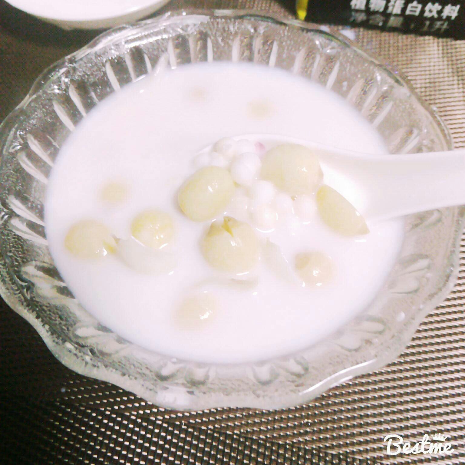 莲子芡实椰汁甜汤的做法