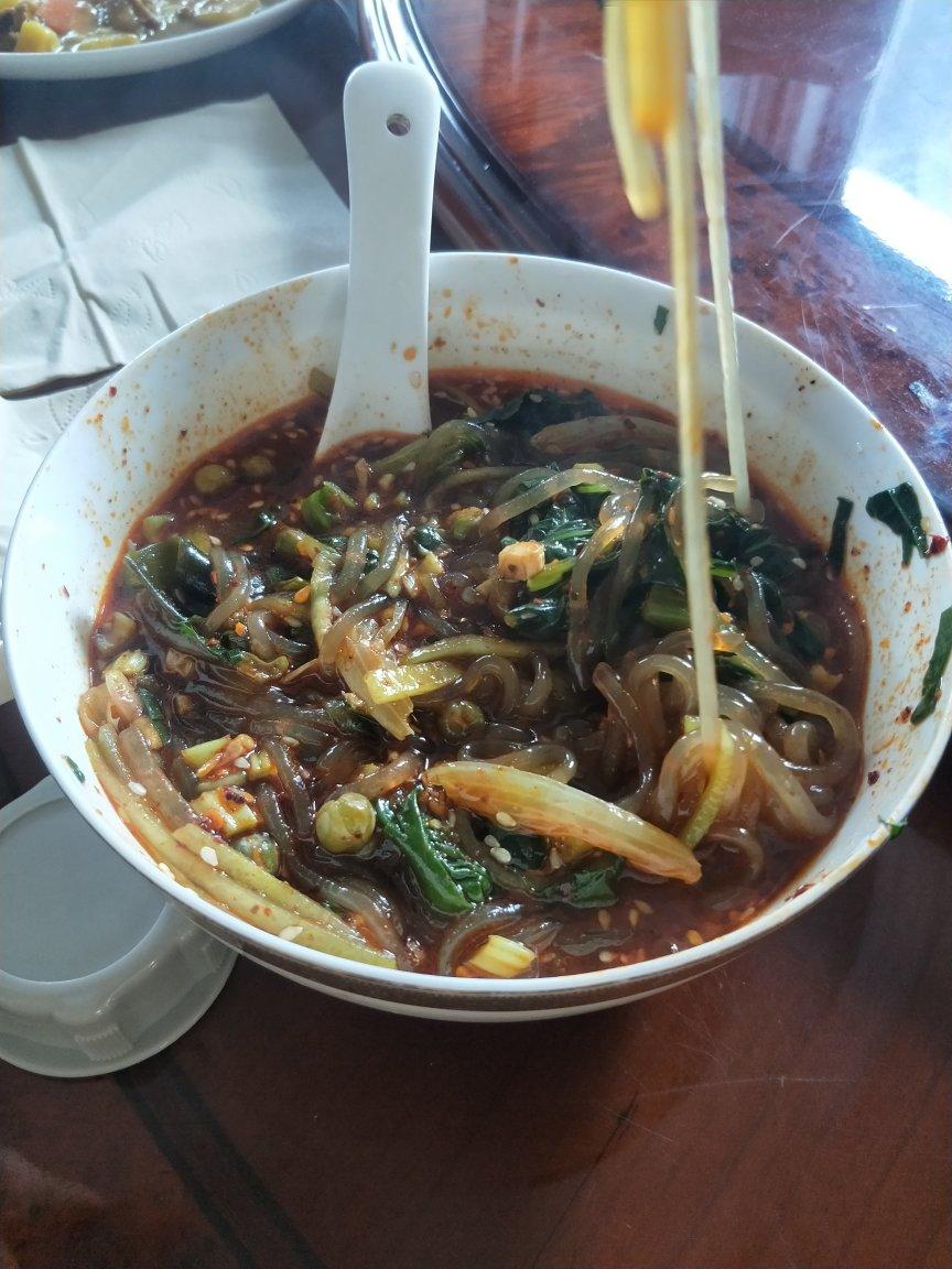 夺命肉末酸辣粉