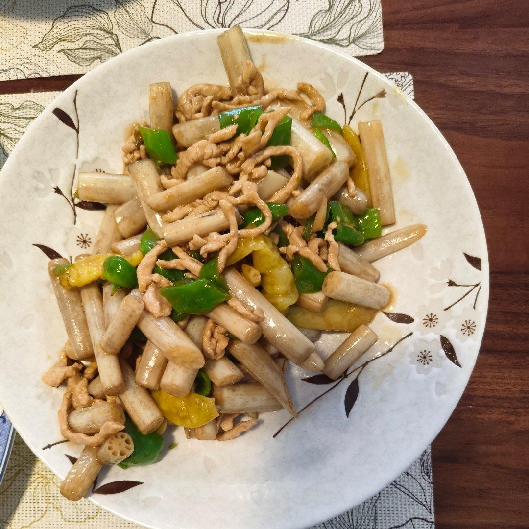 能干掉几碗饭的酸辣藕带炒肉丝
