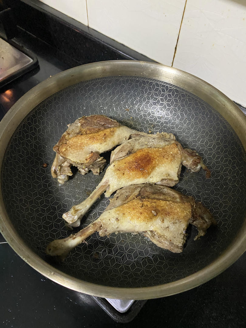 3勺调料就做出酥香盐鸭腿