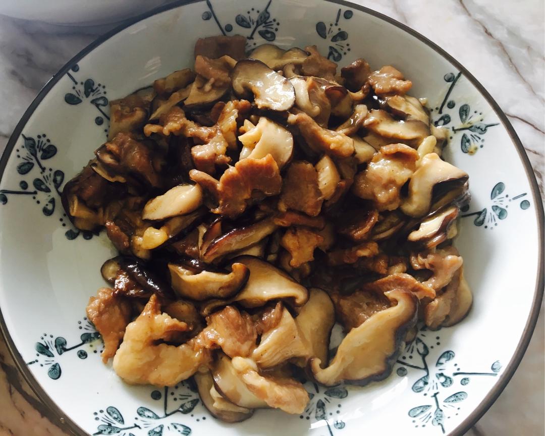 蘑菇炒肉片