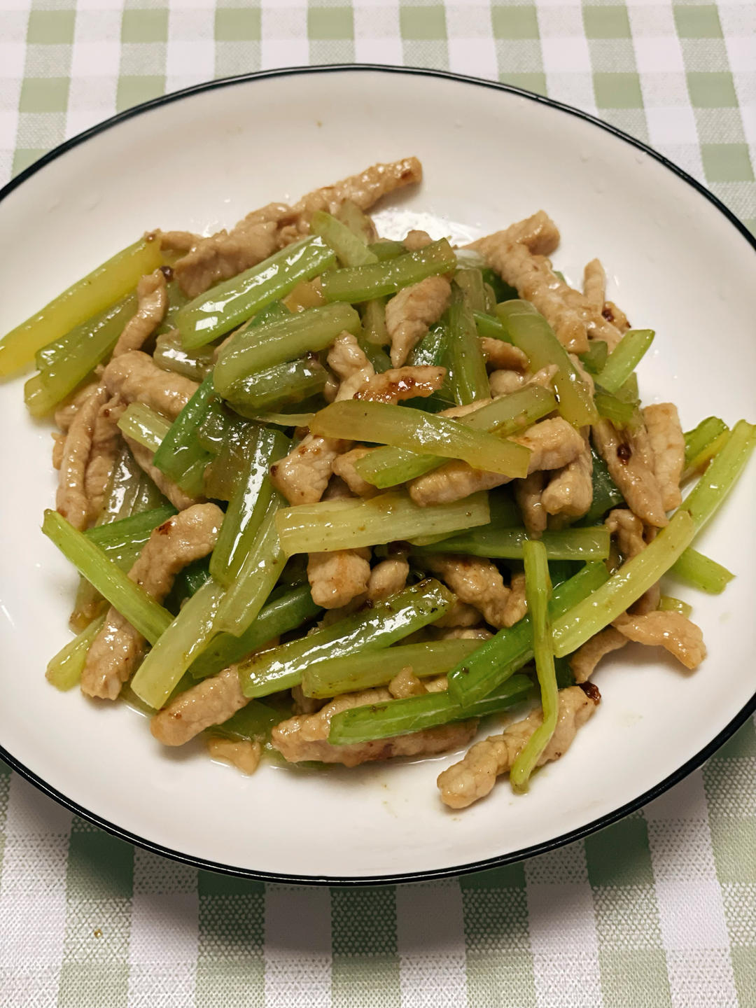 芹菜炒肉片