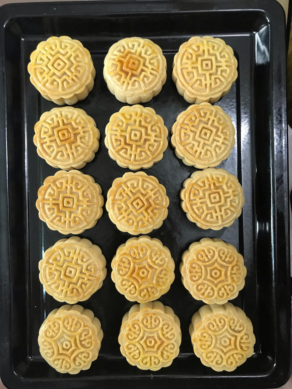 广式月饼－－蛋黄豆沙月饼