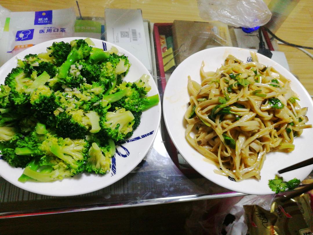 惊艳又开胃：凉拌手撕杏鲍菇（鸡腿菇）