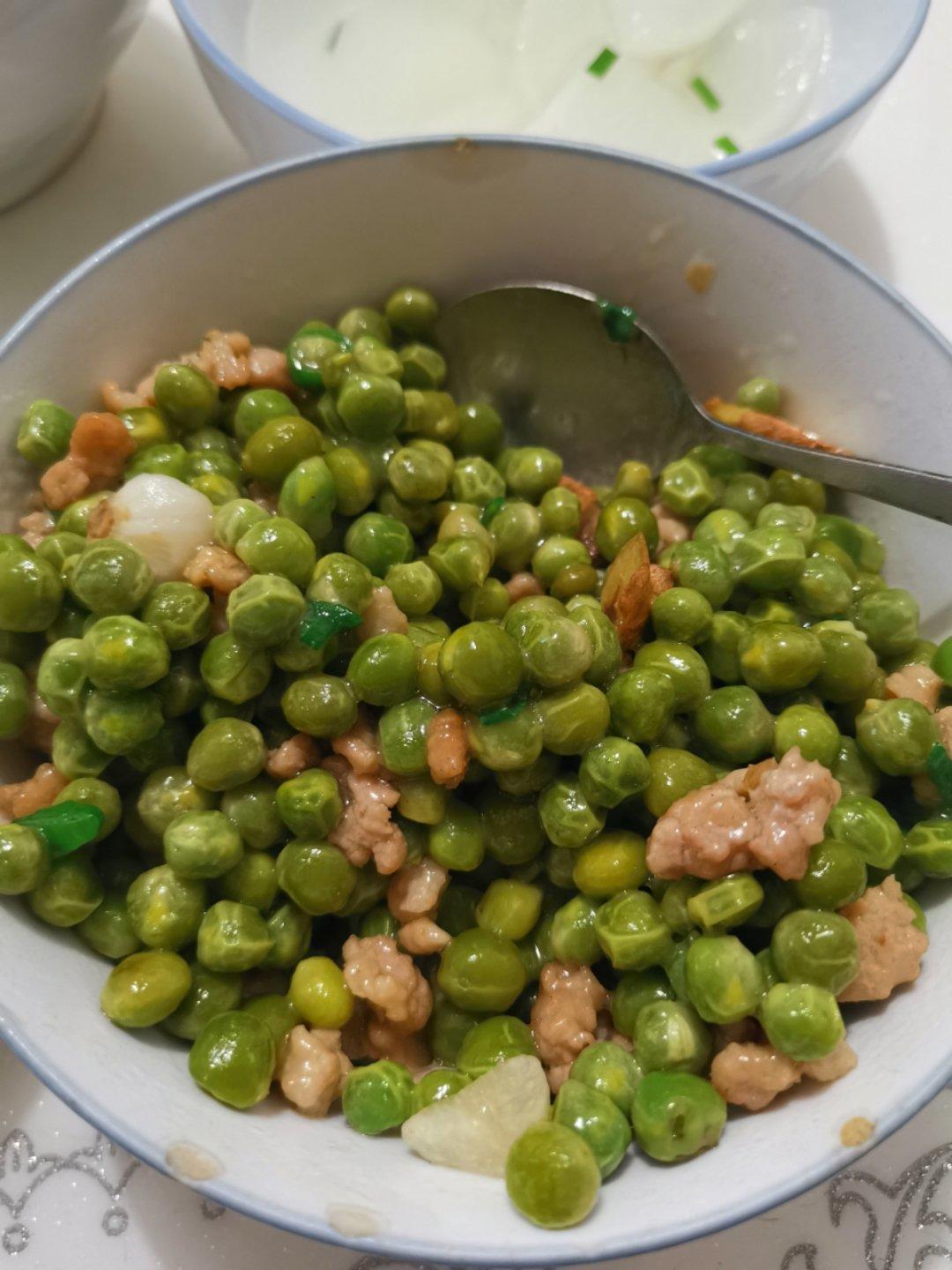 肉丁焖豌豆