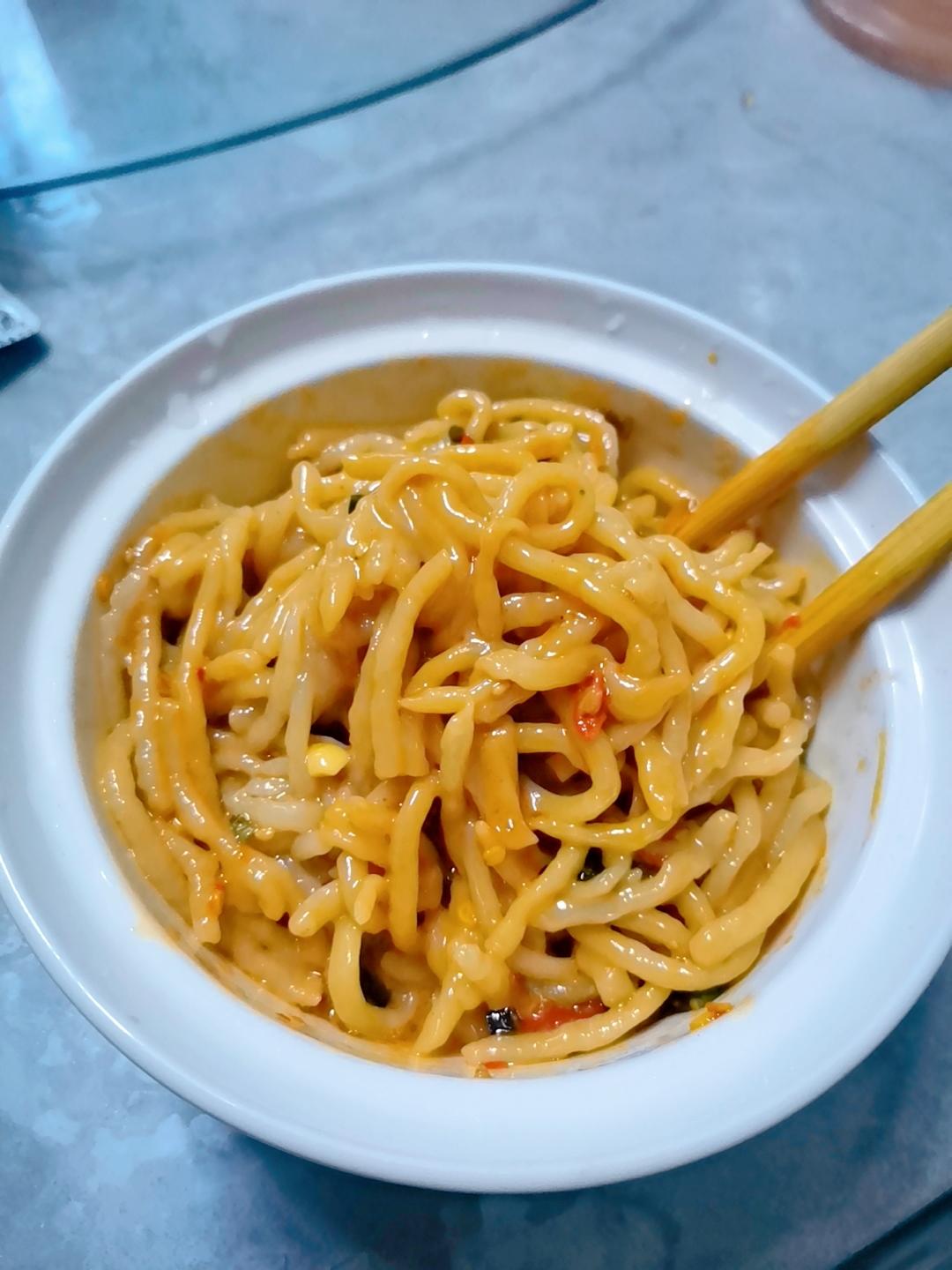 超简单超快手的热干面（小白也可以学会哦）