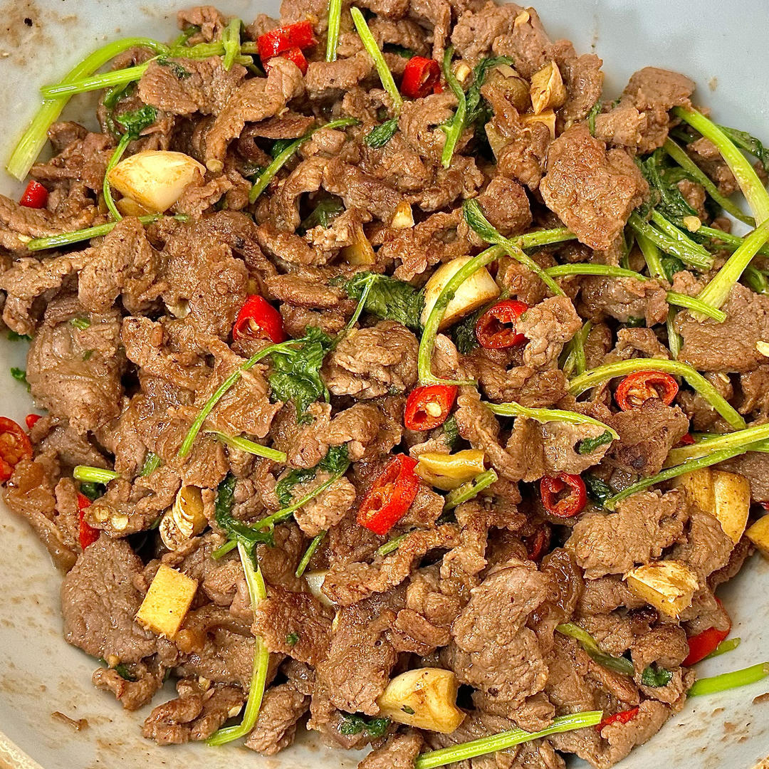 小炒黄牛肉，肉嫩味香！太好吃了简直是米饭杀手！