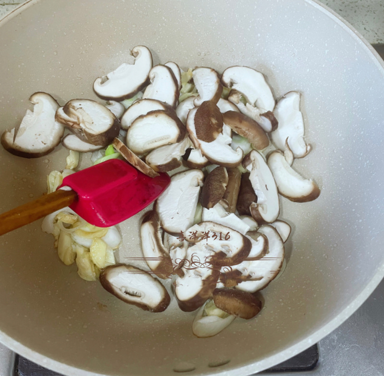 香菇炒油菜/一道春味的做法 步骤4
