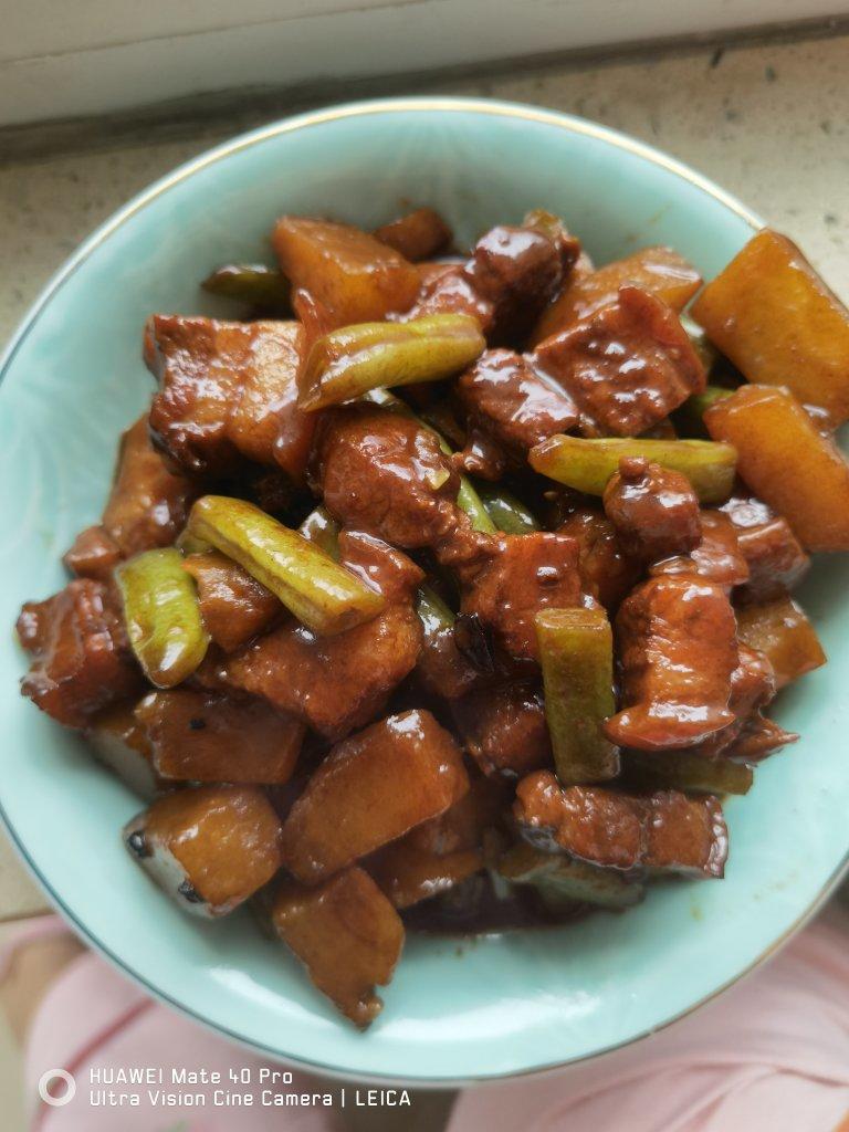 红烧肉炖土豆