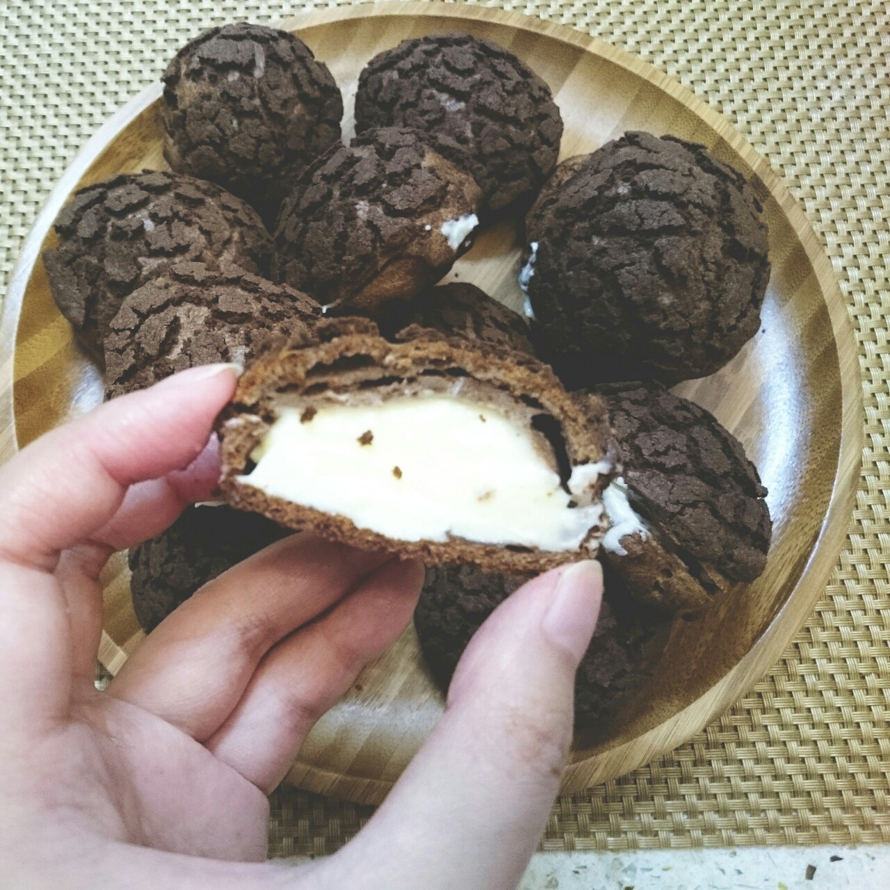 巧克力酥皮泡芙