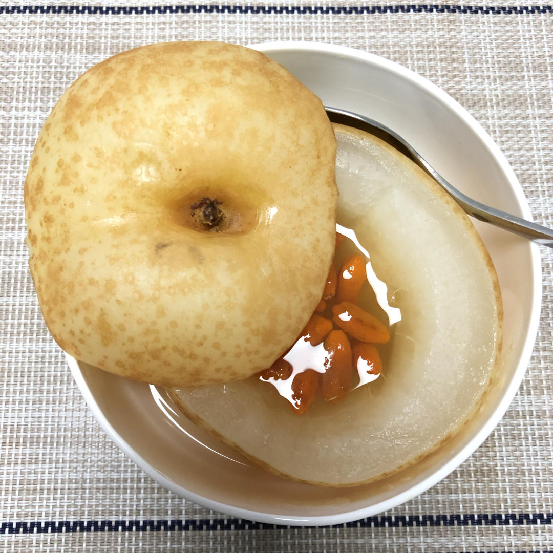 冰糖炖雪梨(化痰止咳)