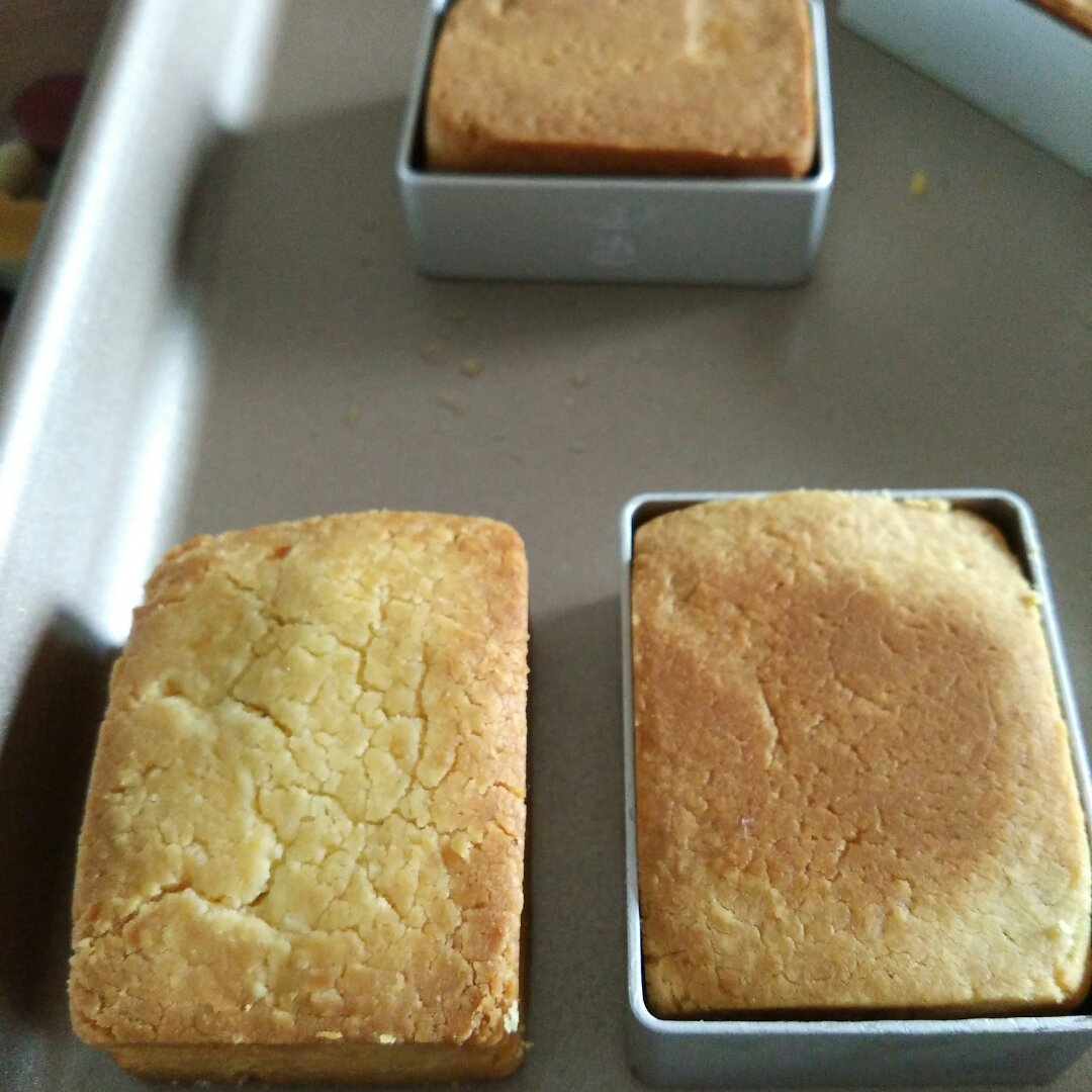 小妮子在厨房各种瞎折腾