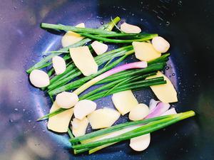 【盐焗鸡】广东人都喜欢，电饭煲简易做法，省事又美味的做法 步骤6