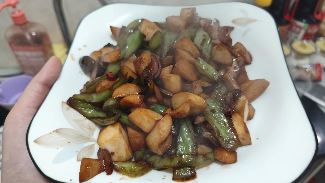 青椒素炒杏鲍菇
