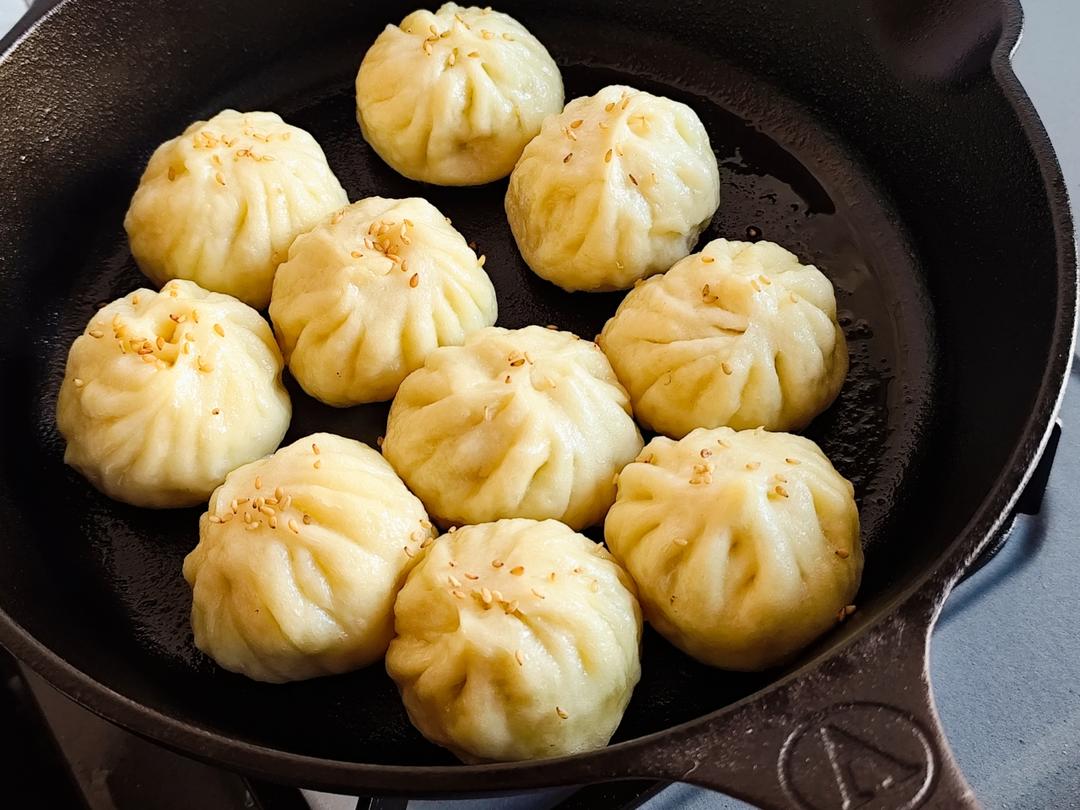 不需皮冻也汁多味鲜的生煎馒头/生煎包（包子）（小贴士附：万能肉馅）——中式一日三餐（二十）