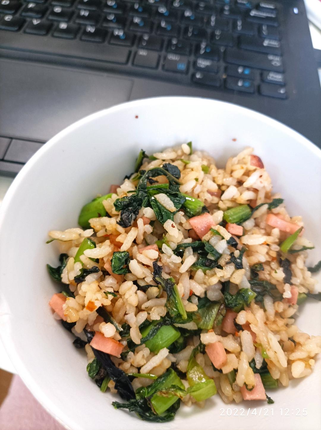 莴笋叶炒饭——小时候的味道