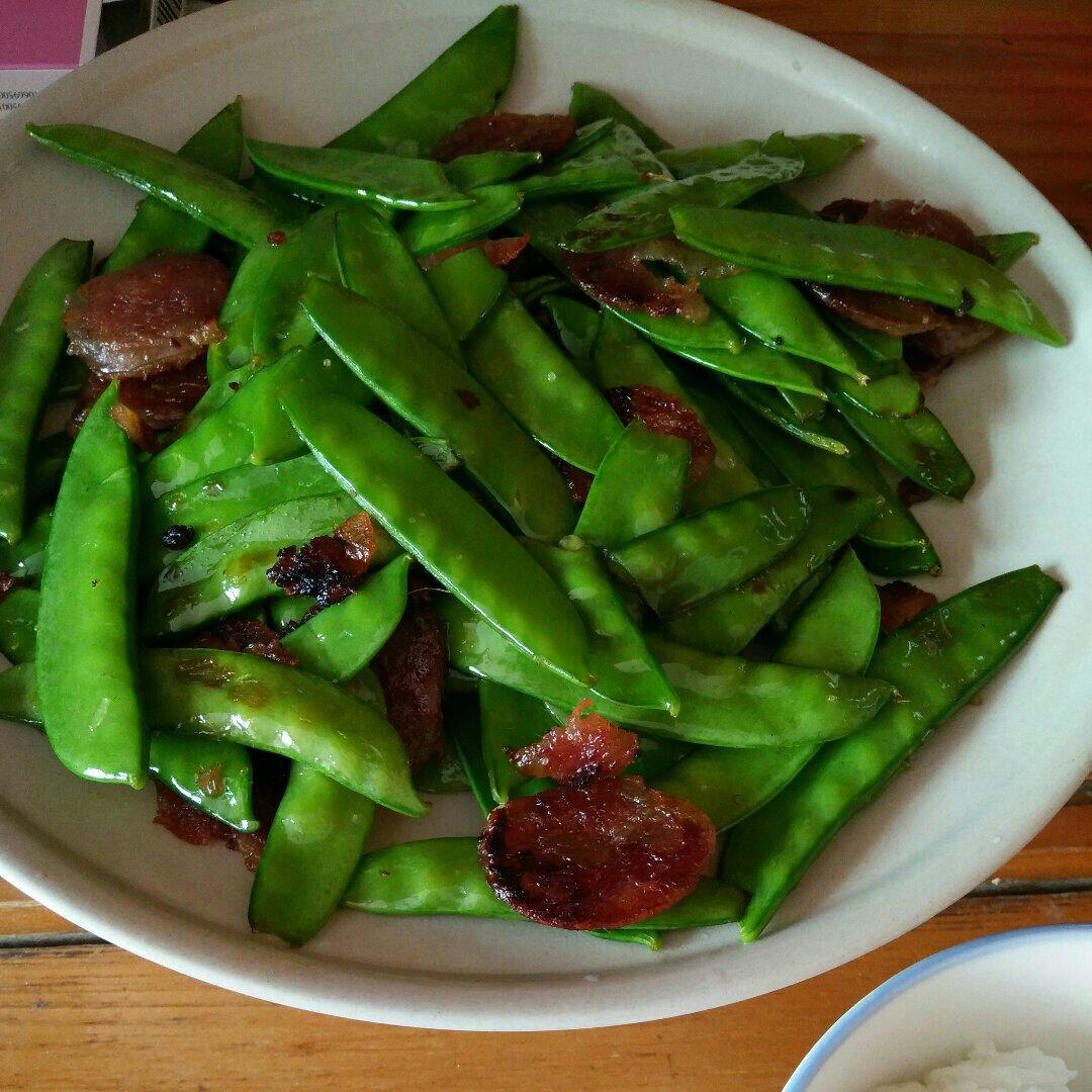 腊肠炒荷兰豆