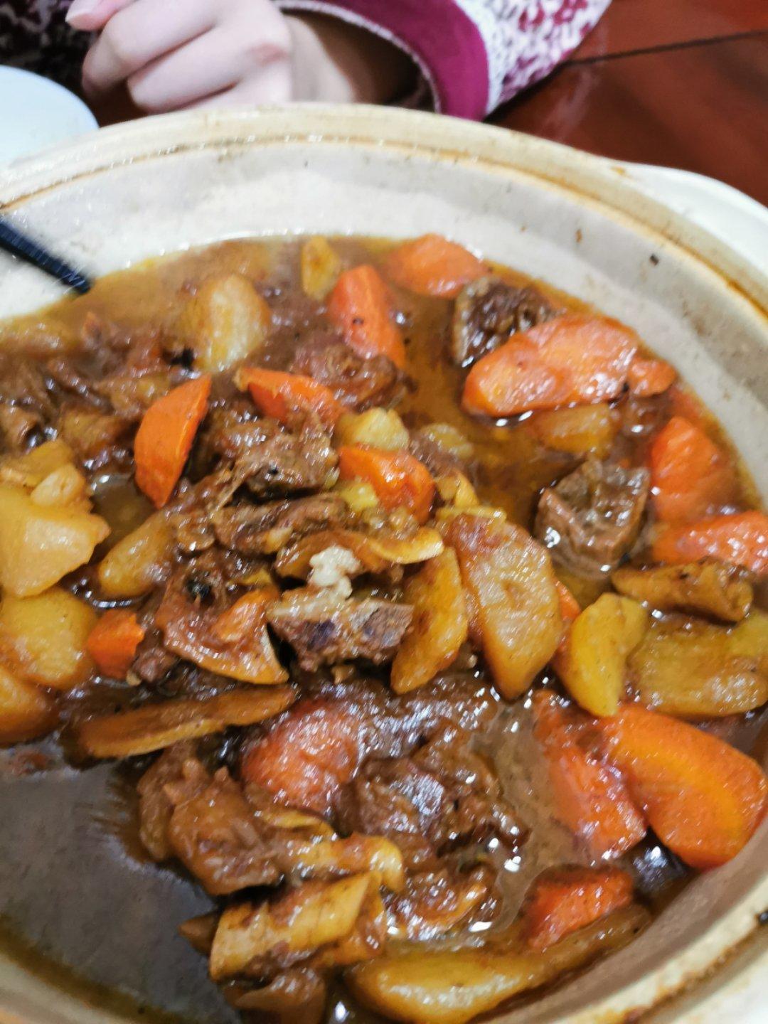 沙沙土豆胡萝卜炖牛肉