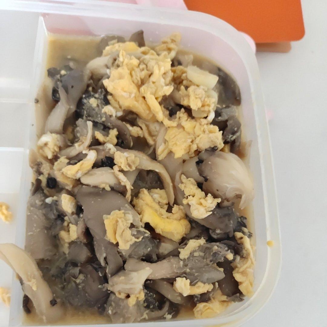 蘑菇炒鸡蛋	平菇这样炒，鲜美无比巨好吃