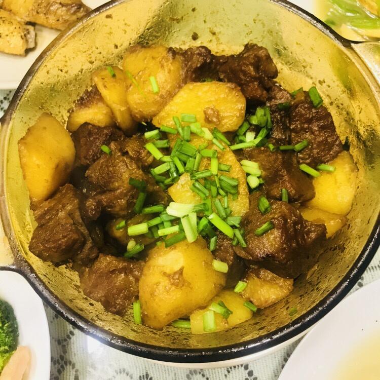沙沙土豆胡萝卜炖牛肉
