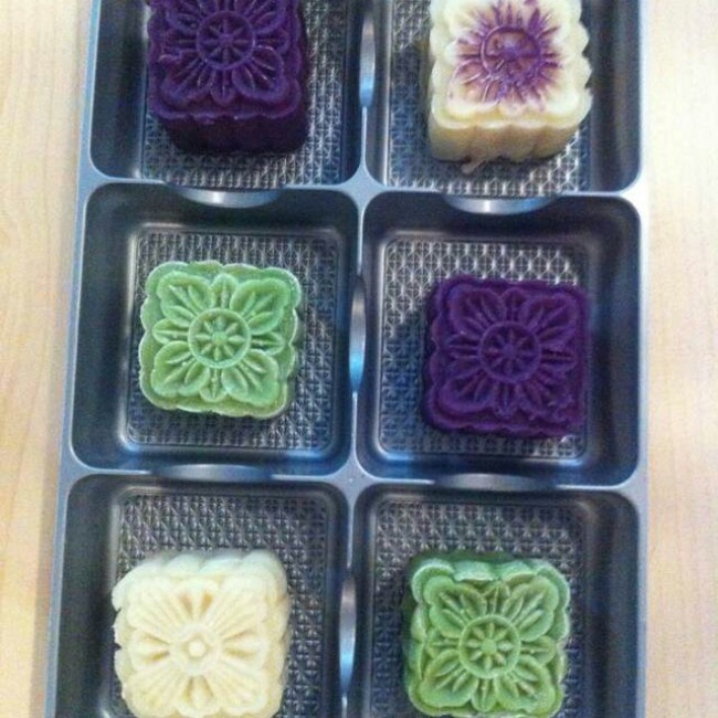 彩色冰皮月饼