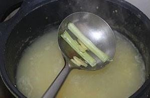 小米虾滑粥的做法 步骤9