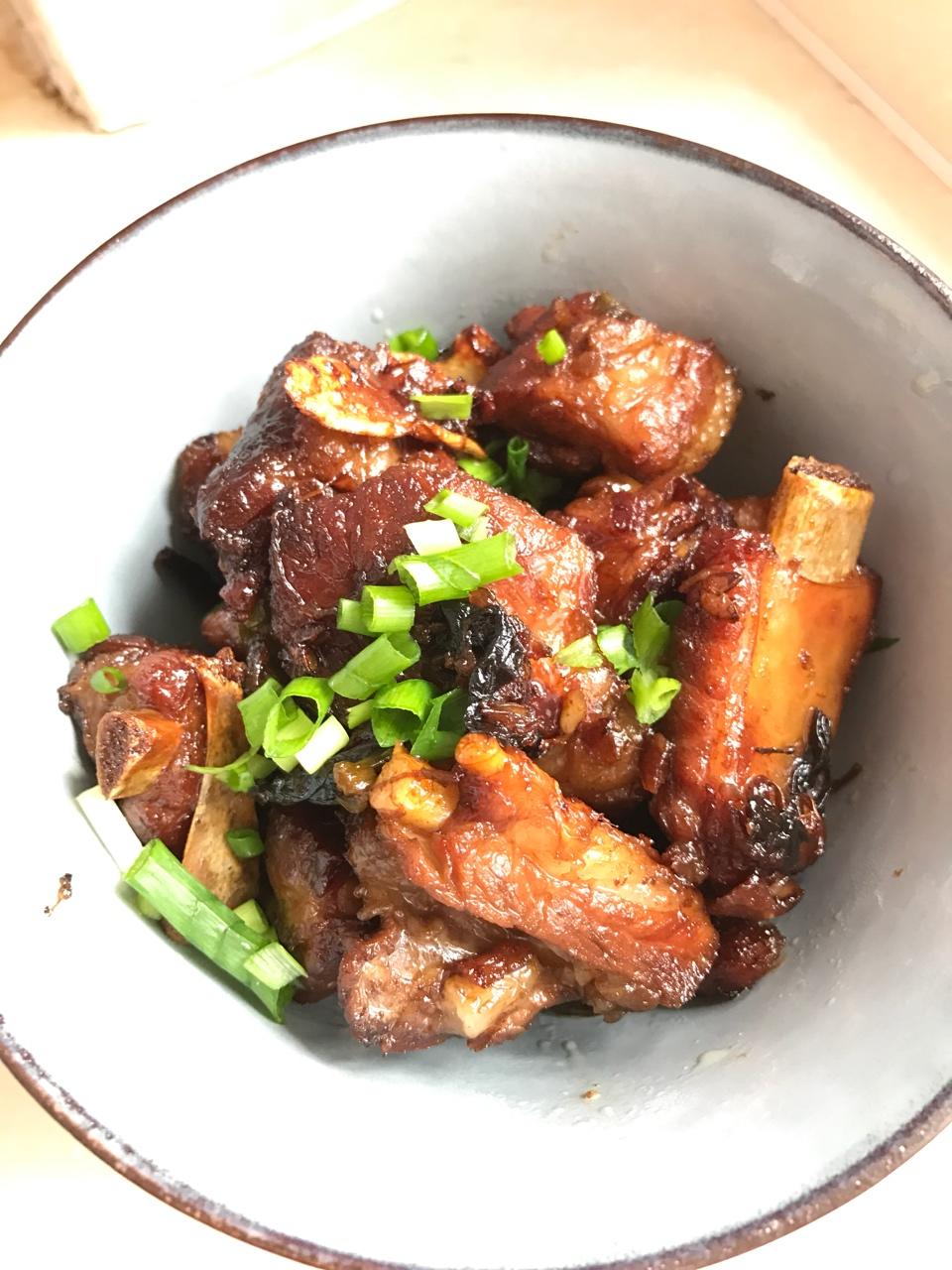 啤酒烧排骨（好吃到吼吼～）