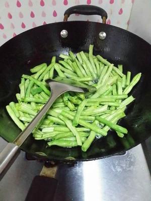 lan菜肉末四季豆的做法 步骤4