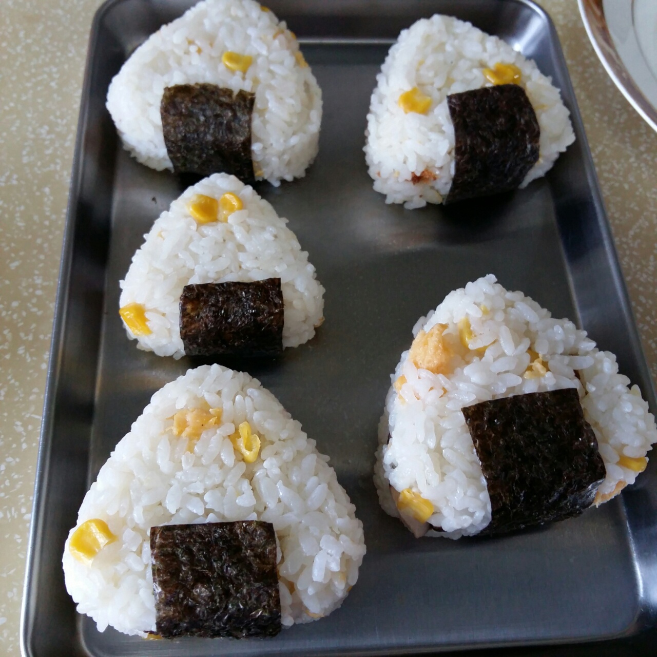 旅人蕉-1做的三角寿司饭团