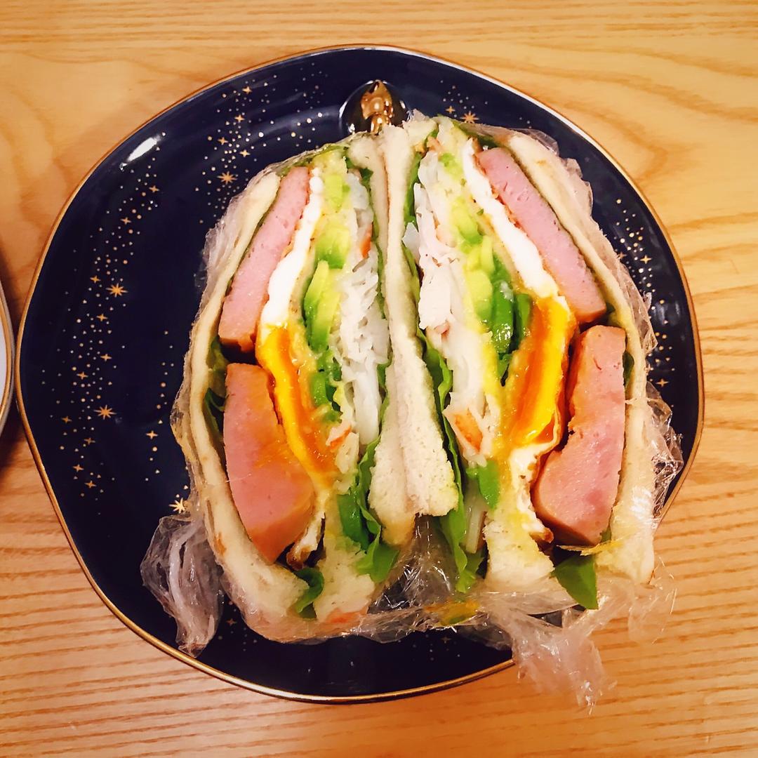 如何做超厚的沼三明治~详细tip！牛油果鸡蛋午餐肉三明治~