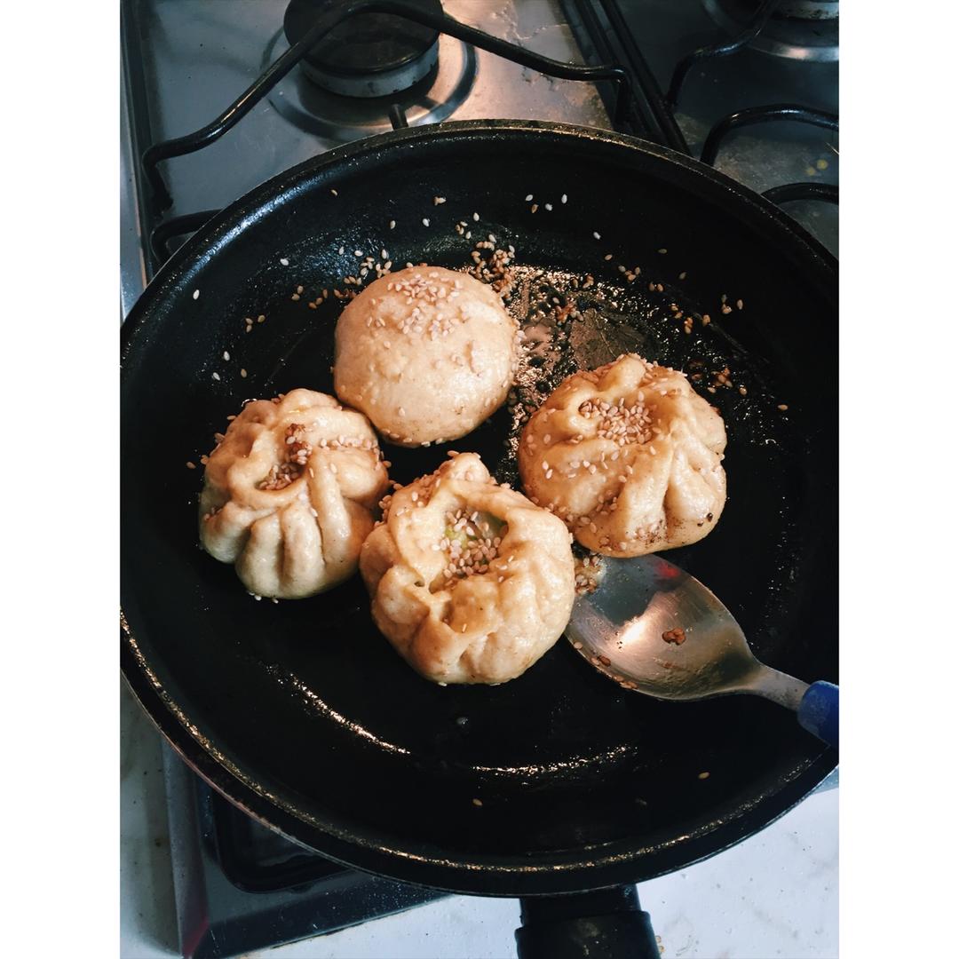 鲜虾猪肉生煎包（一定要看视频哟~）