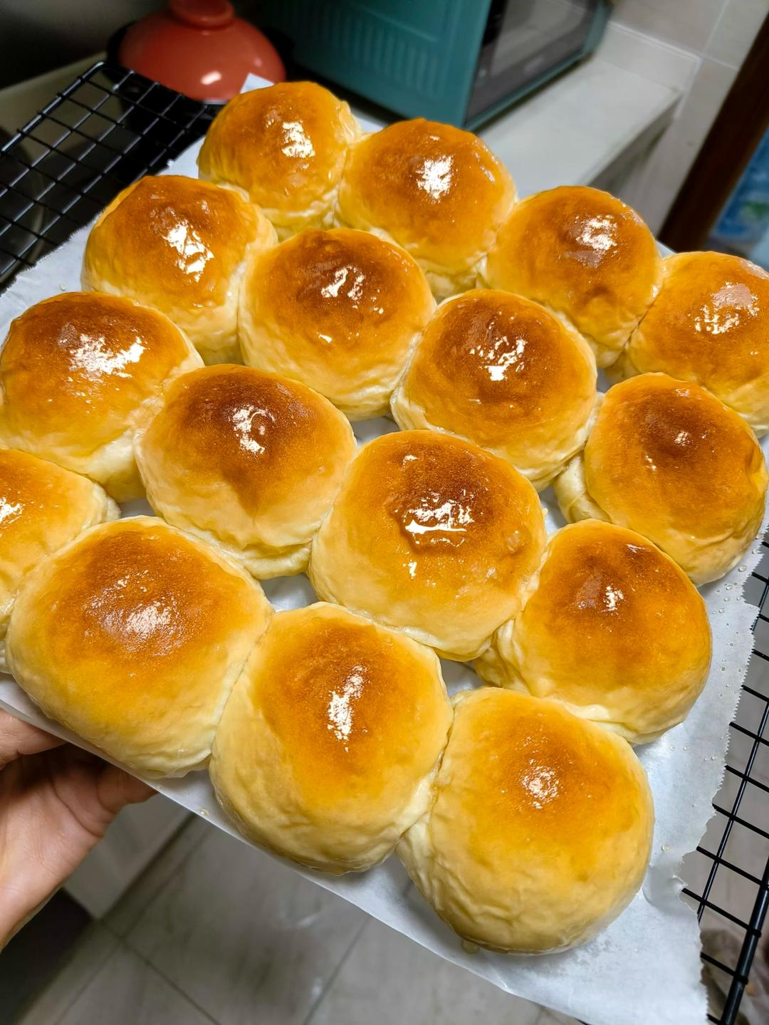 超级柔软拉丝的蜂蜜小餐包