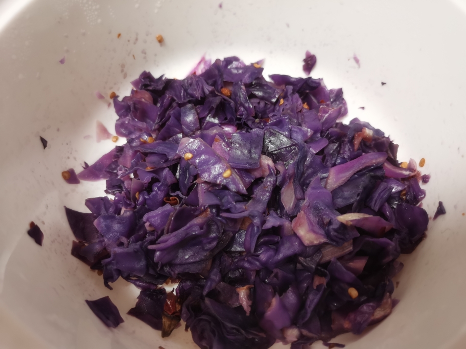 微波料理之辣拌紫甘蓝的做法