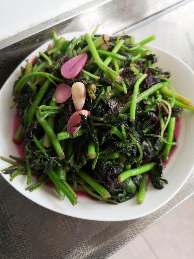 蒜茸炒红苋菜