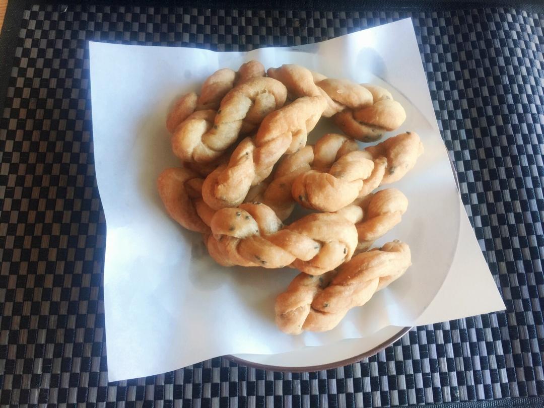 鸡蛋小麻花