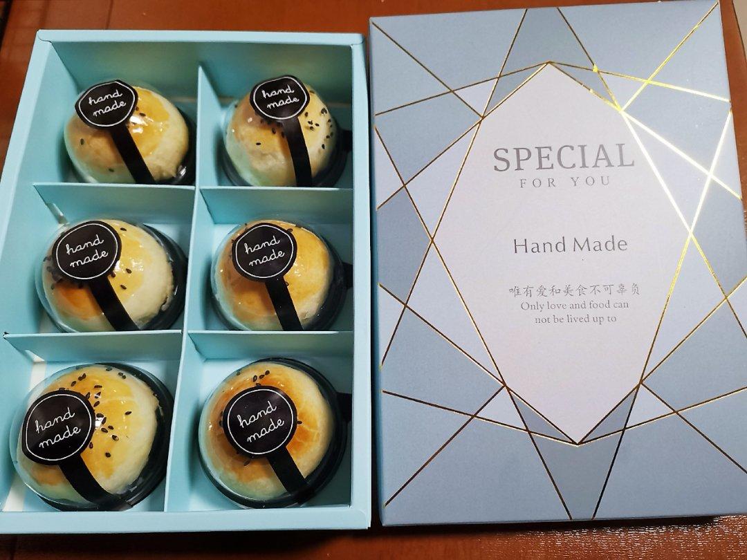 蛋黄酥：抹茶酥：（奶黄味）