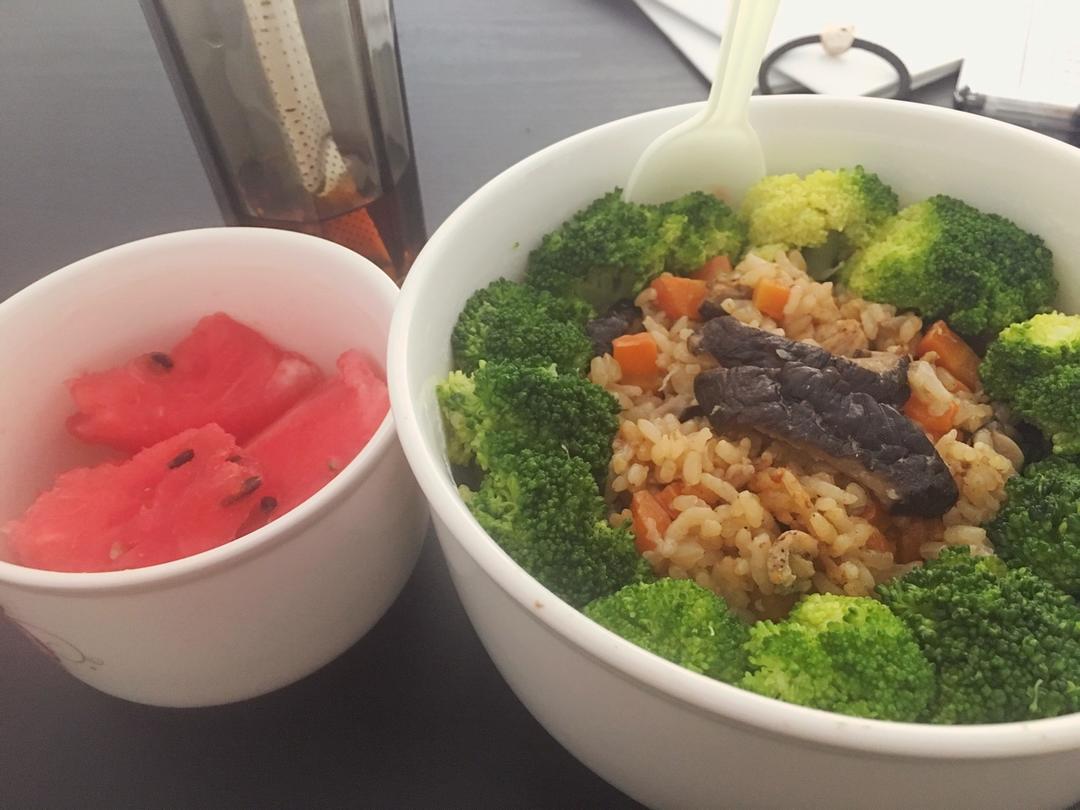 健人的鸡胸肉糙米焖饭