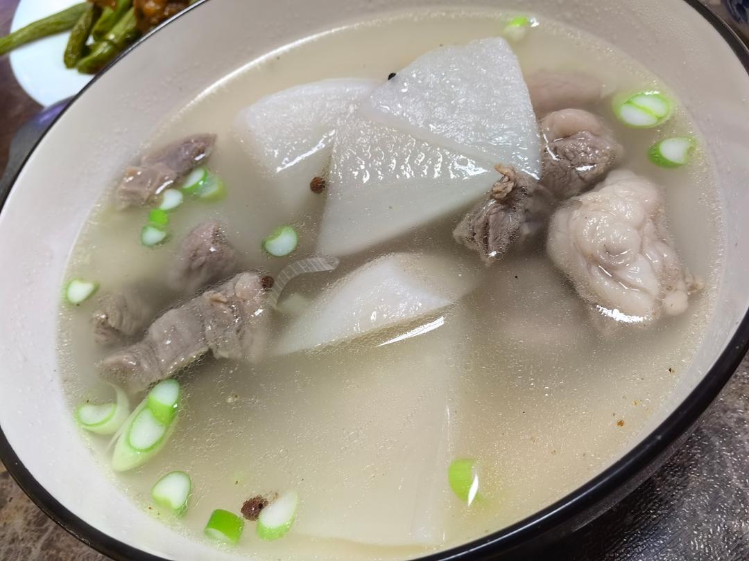 羊肉汤(炖萝卜)