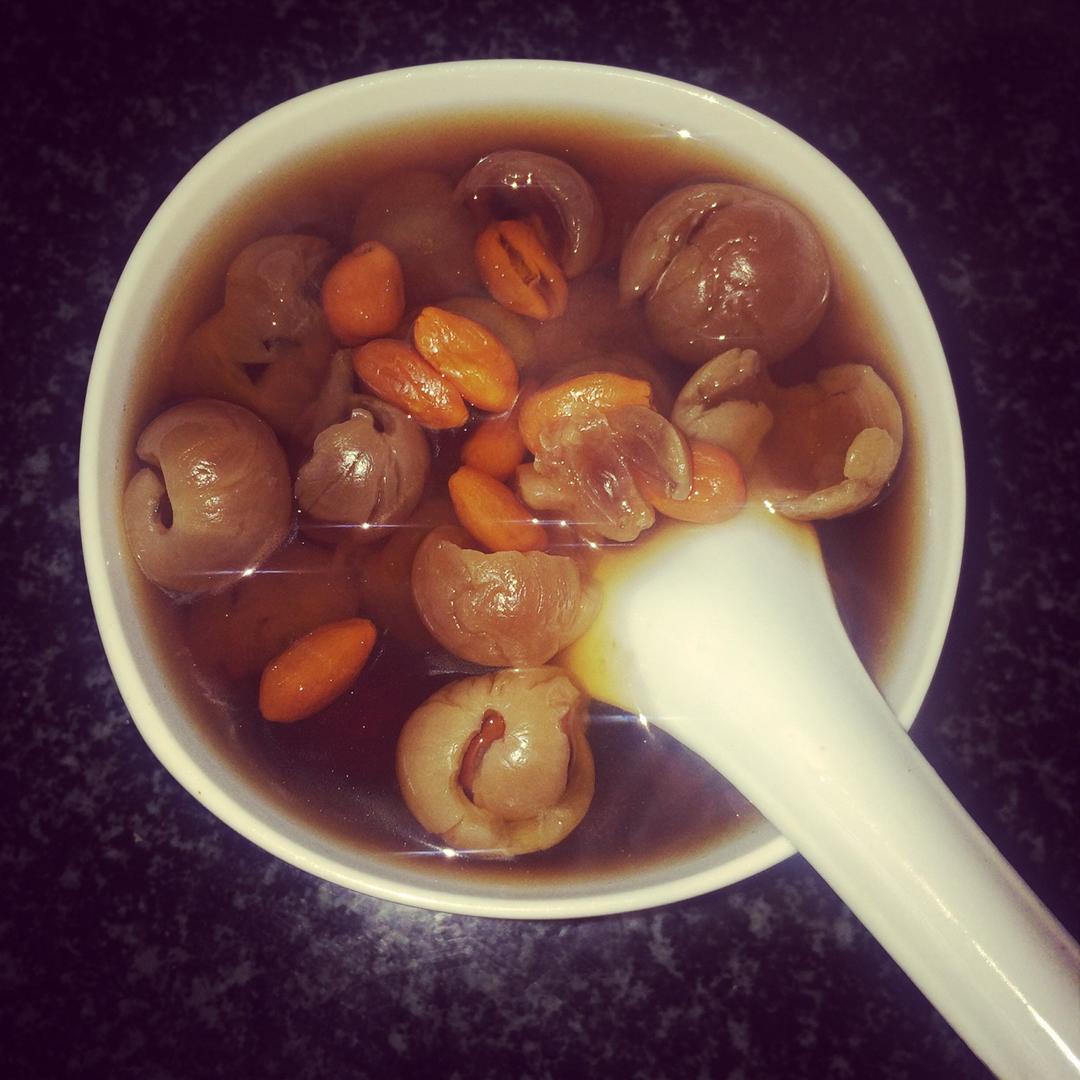 红枣桂圆枸杞红糖水