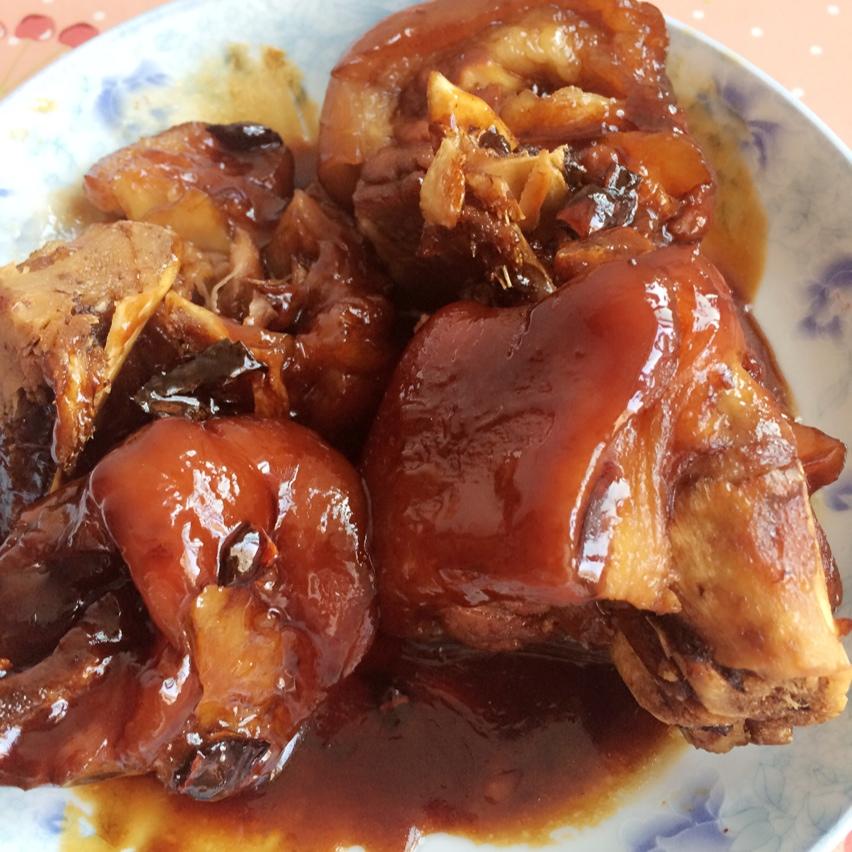 美味的家常菜：红烧猪蹄