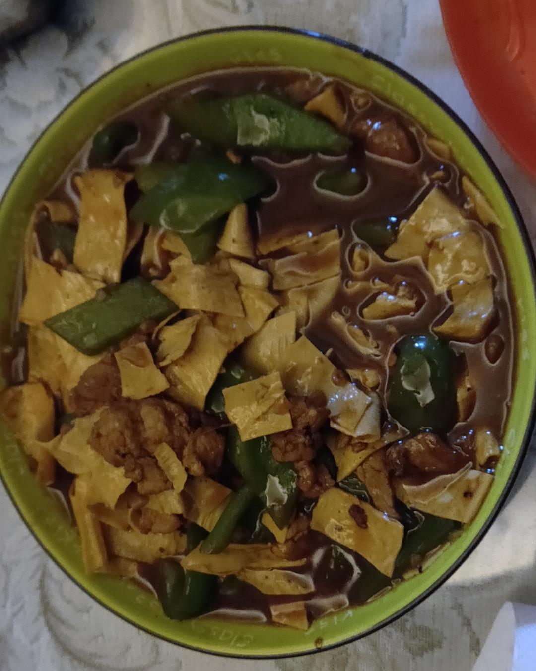青椒豆腐皮炒肉