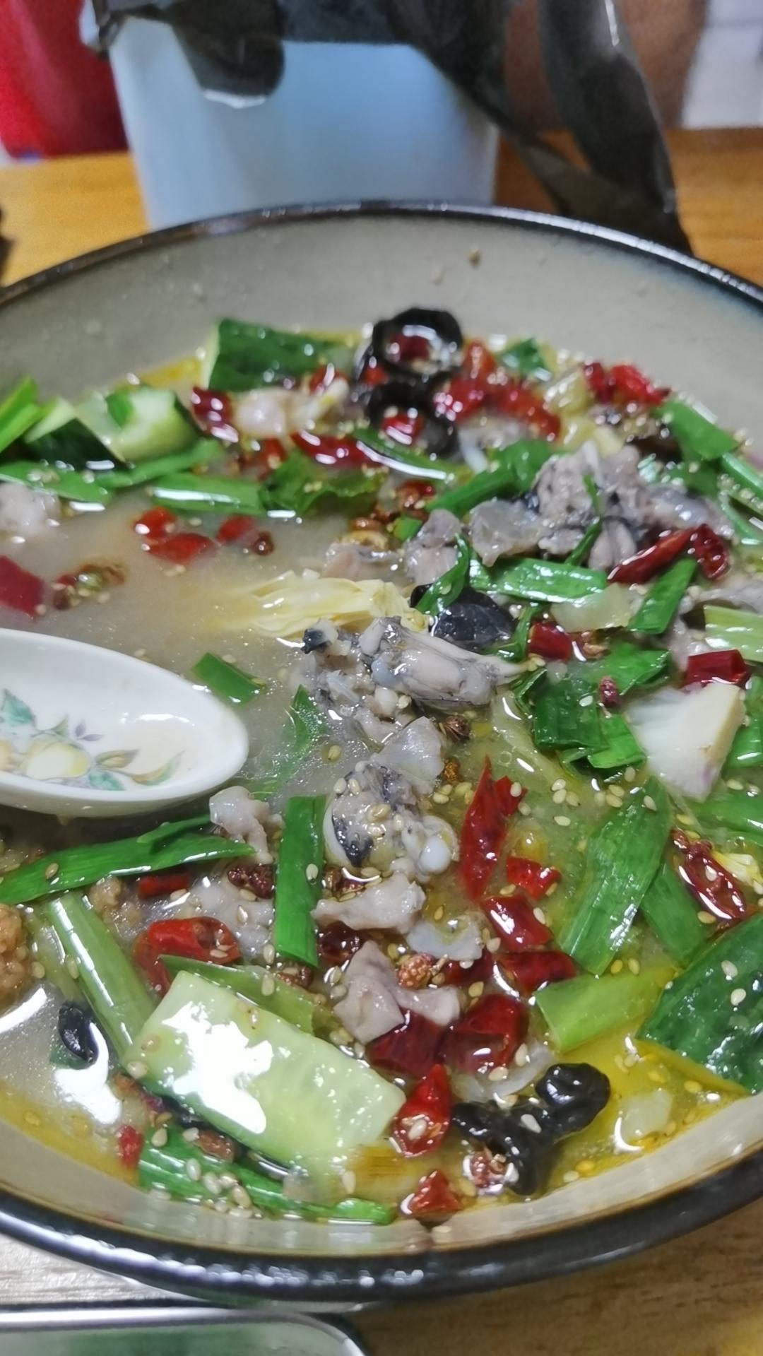 独家秘制 · 泡椒田鸡!