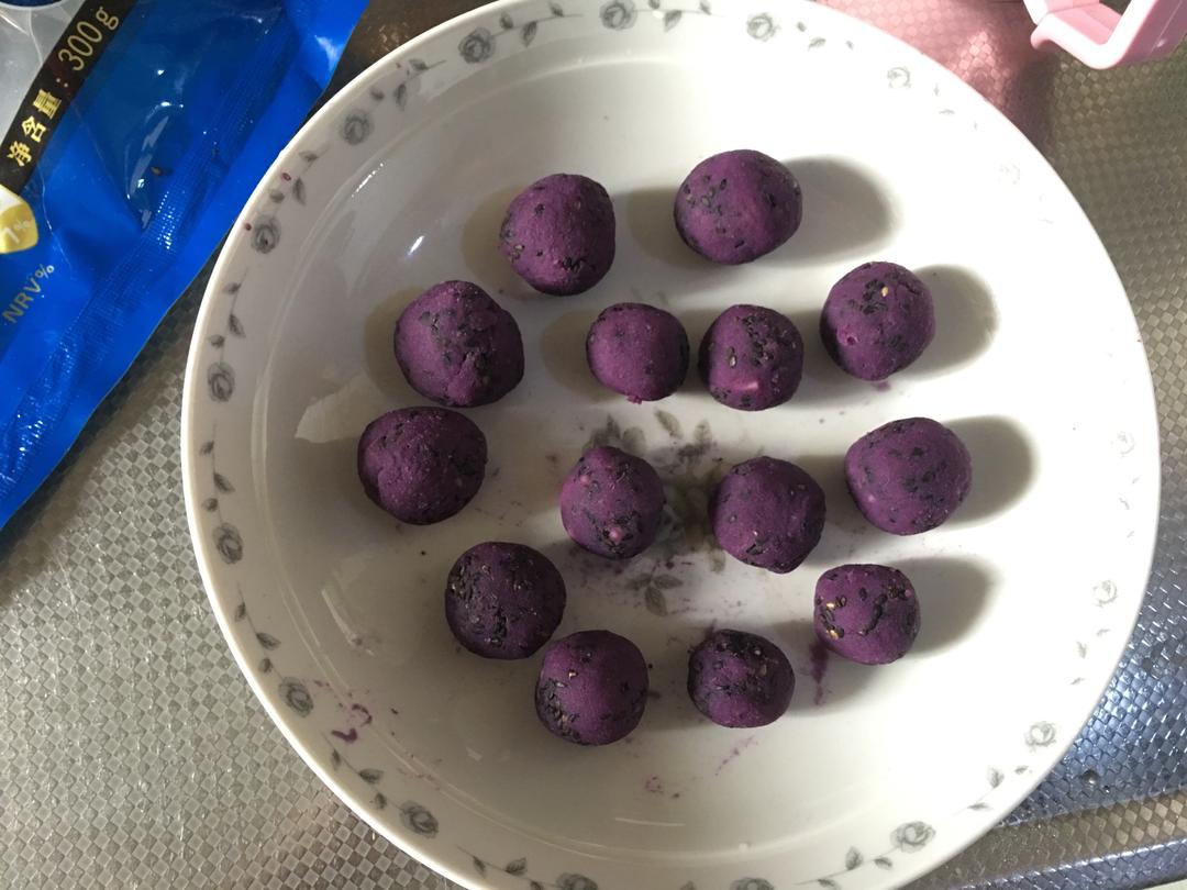 宝宝辅食之紫薯奶酪球的做法