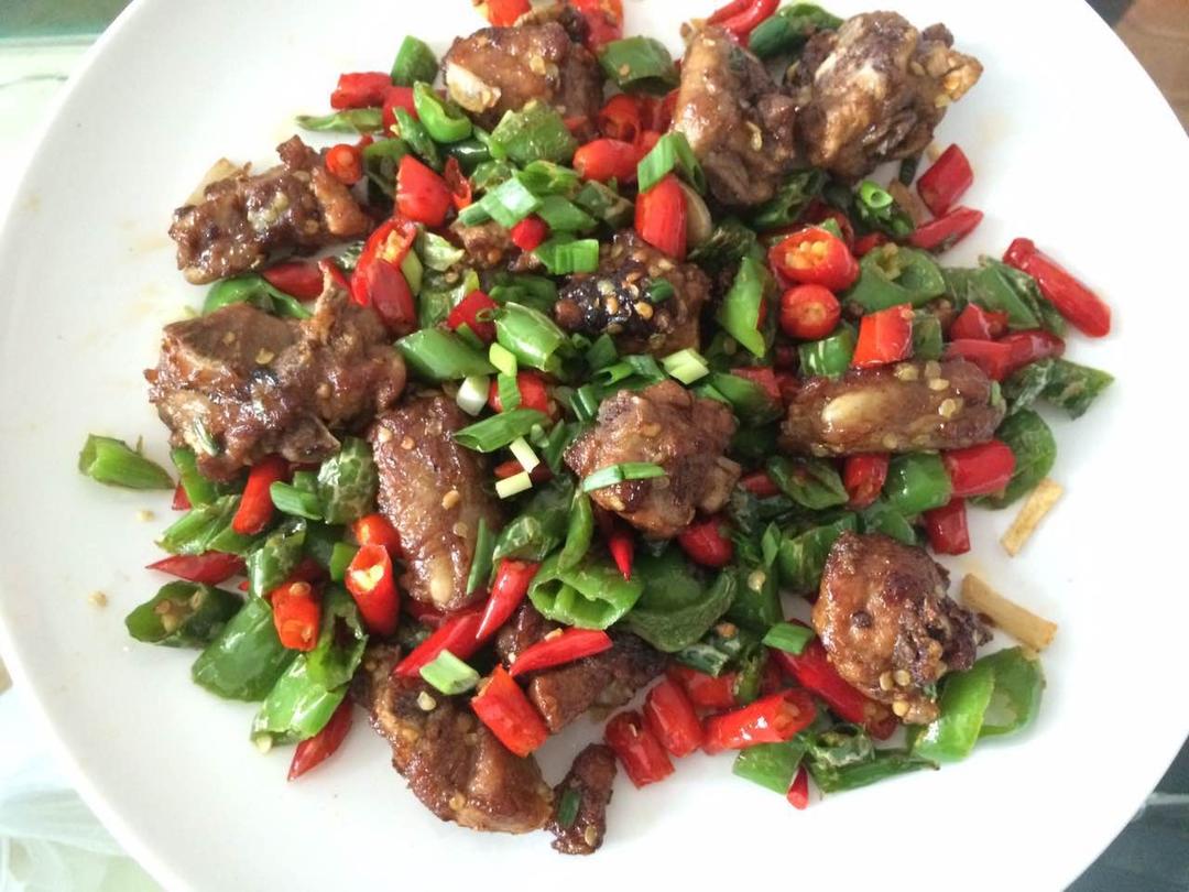 【双椒煎排骨图片】阿席丨卍厈_下厨房