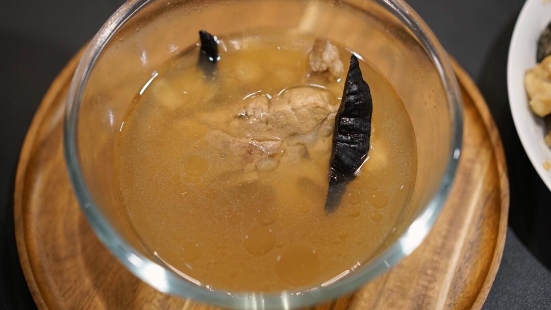 排骨灵芝西洋参白洋参汤