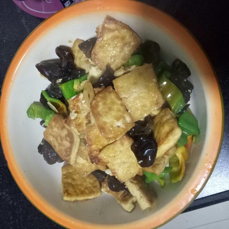 青椒炒豆腐