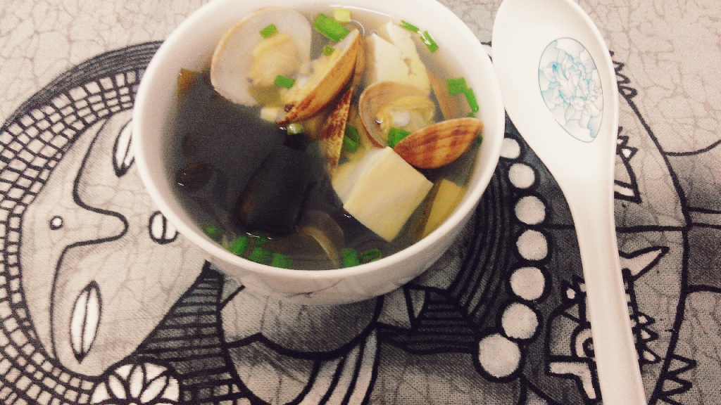 蛤蜊海带豆腐汤