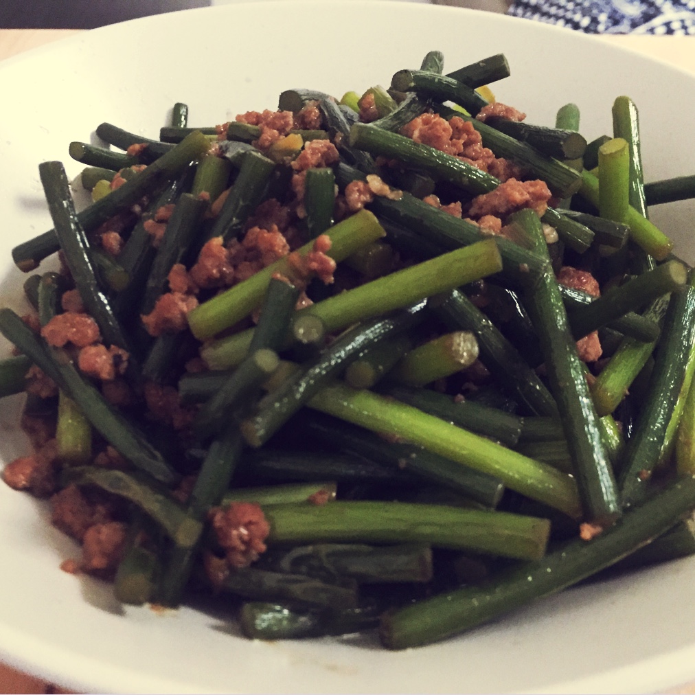 蒜苗炒肉丝