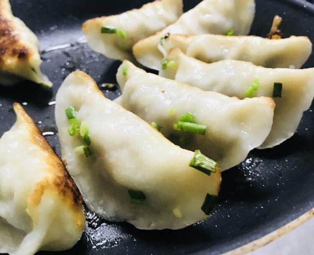 酸豆角锅贴的做法